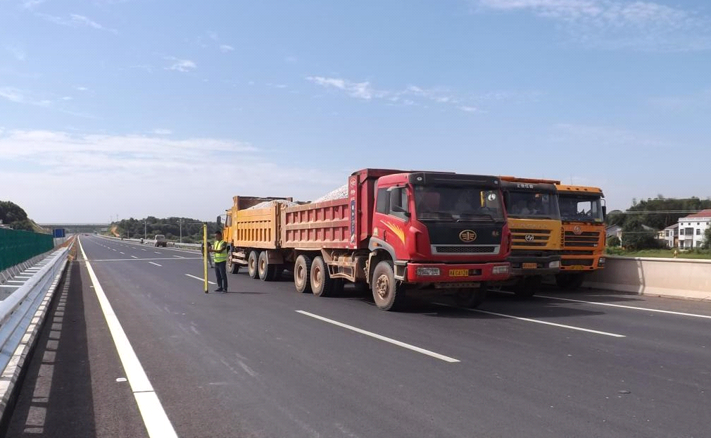 监理公司所属检测公司圆满完成岳望高速公路桥梁荷载试验项目1_副本.png