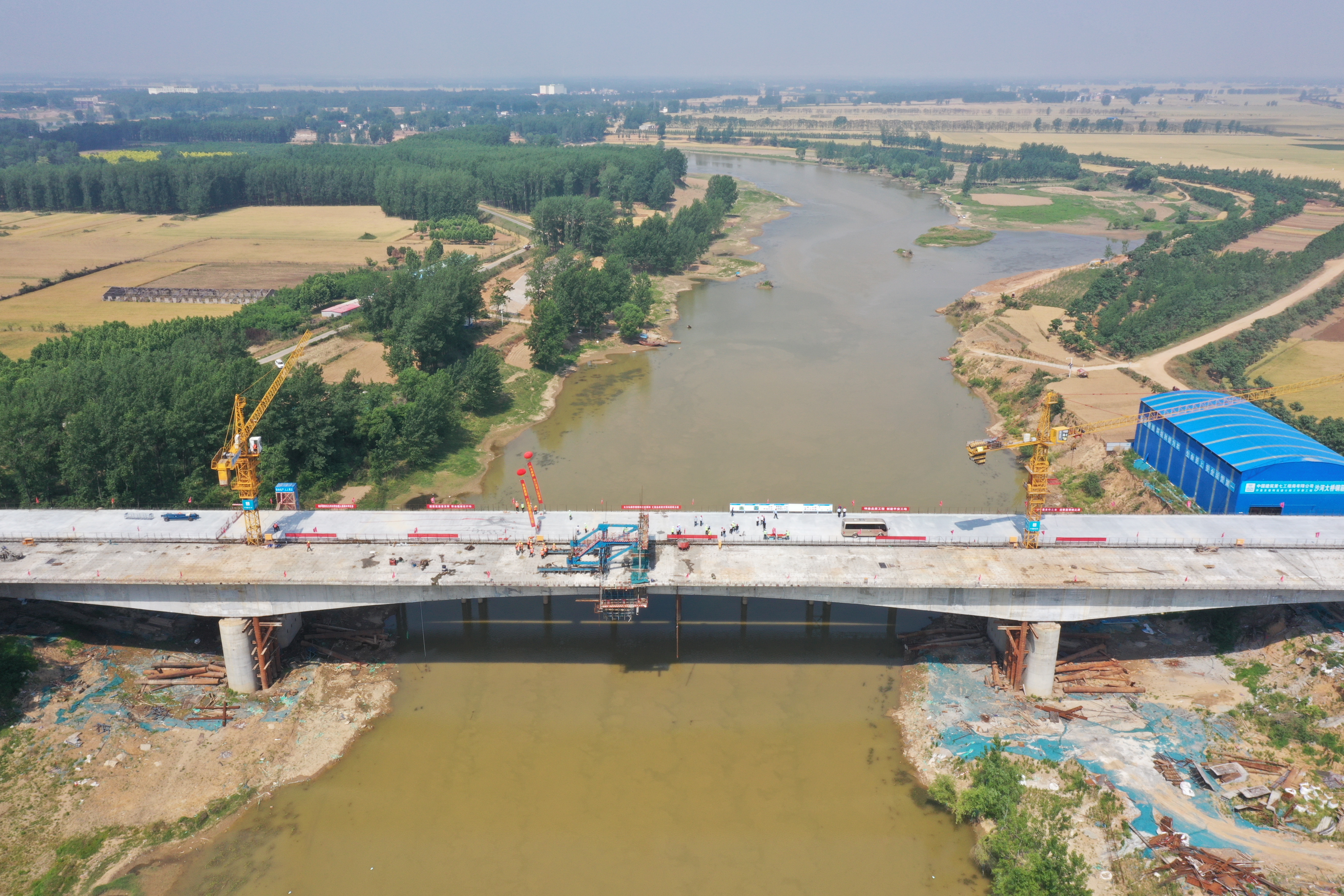沙河大桥合龙.JPG