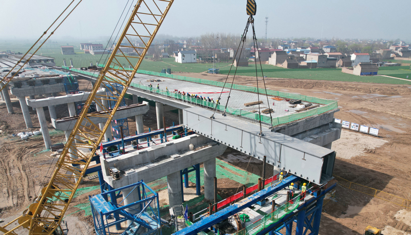 兰沈高速兰考至太康段项目首件钢箱梁.jpg 兰沈高速兰考至太康段项目首件钢箱梁.jpg