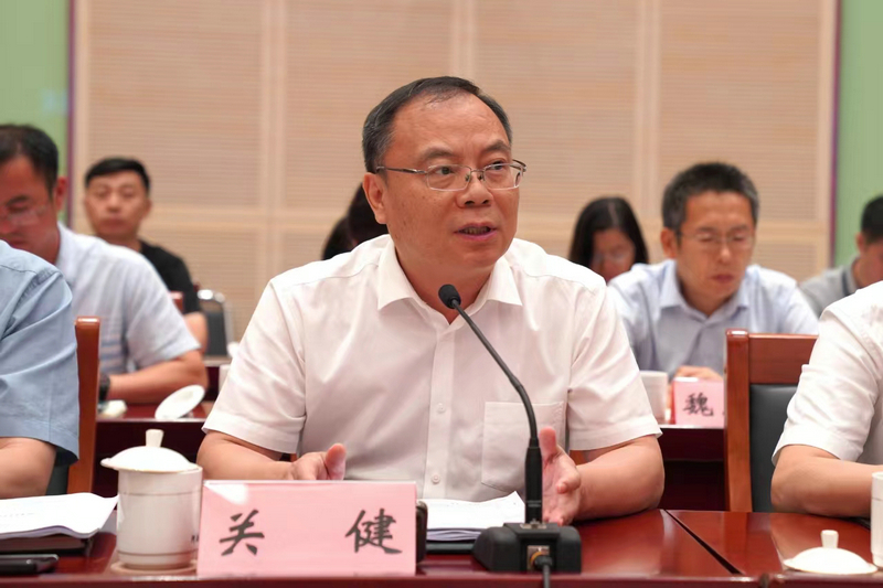 集团召开2024年上半年项目建设工作会议2.jpg